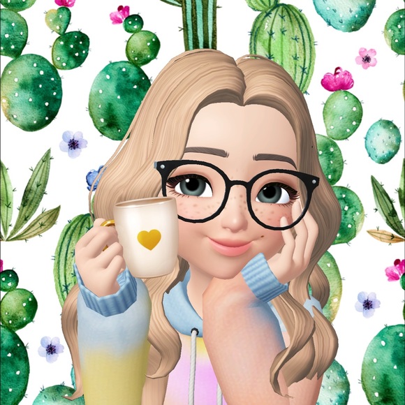 Meet your Posher, Tori 🤩 - Picture 1 of 3